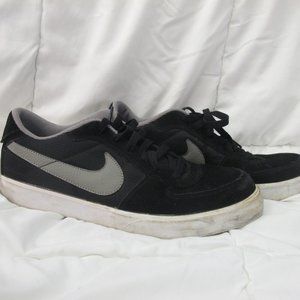 Mens Black Lows Shoes - Nike Better World